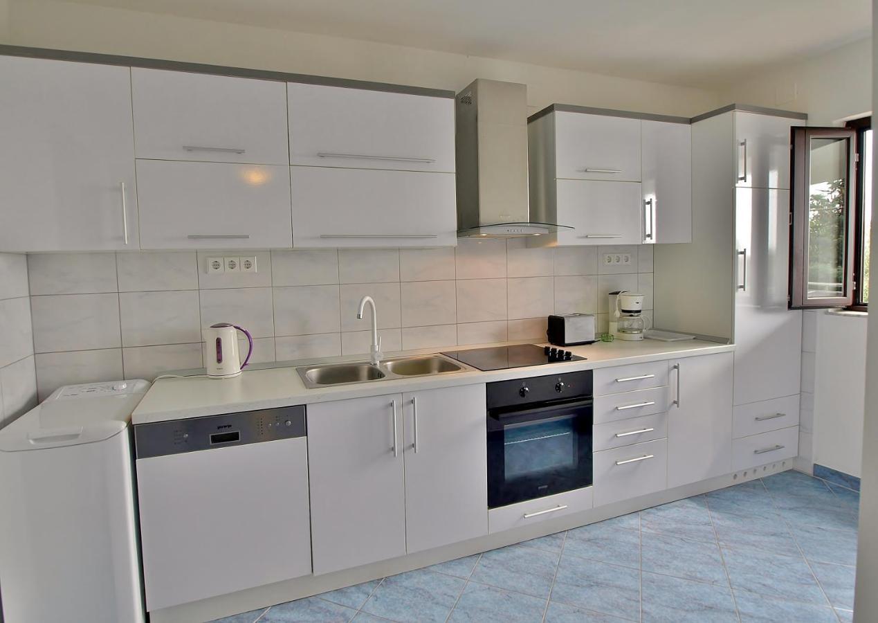 Apartments Eufemija Раб Екстериор снимка