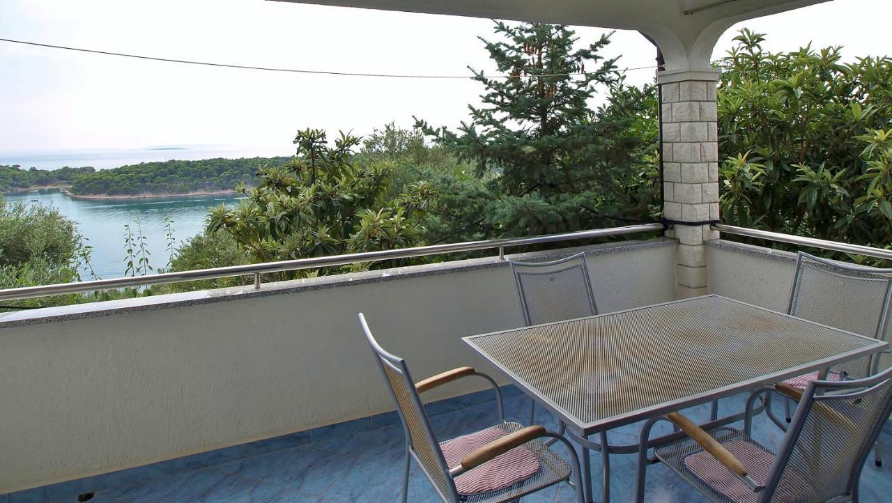 Apartments Eufemija Раб Екстериор снимка