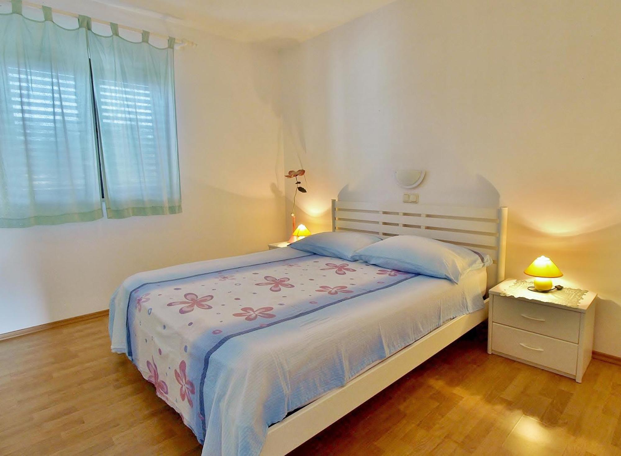 Apartments Eufemija Раб Екстериор снимка