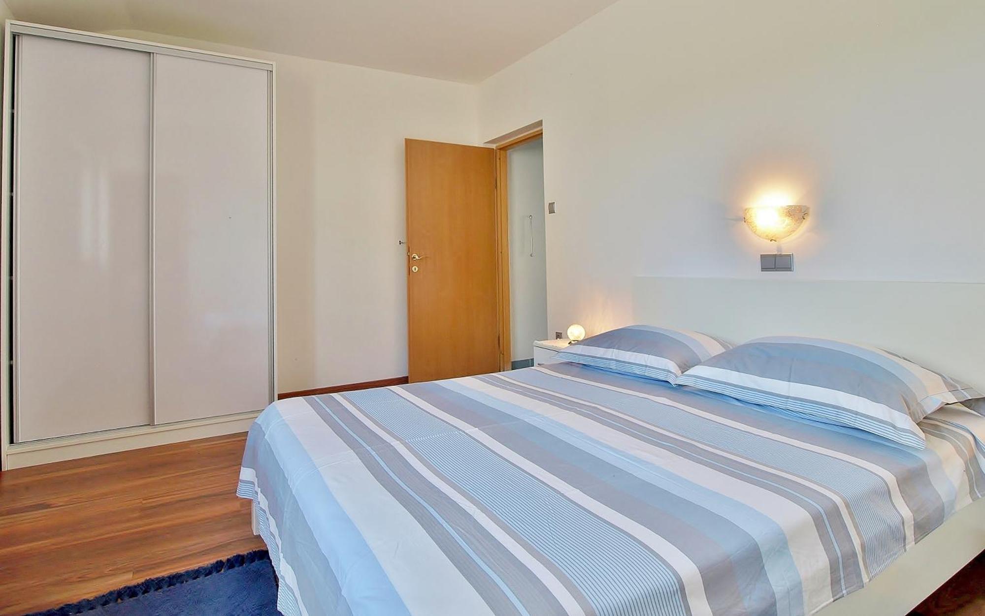 Apartments Eufemija Раб Екстериор снимка