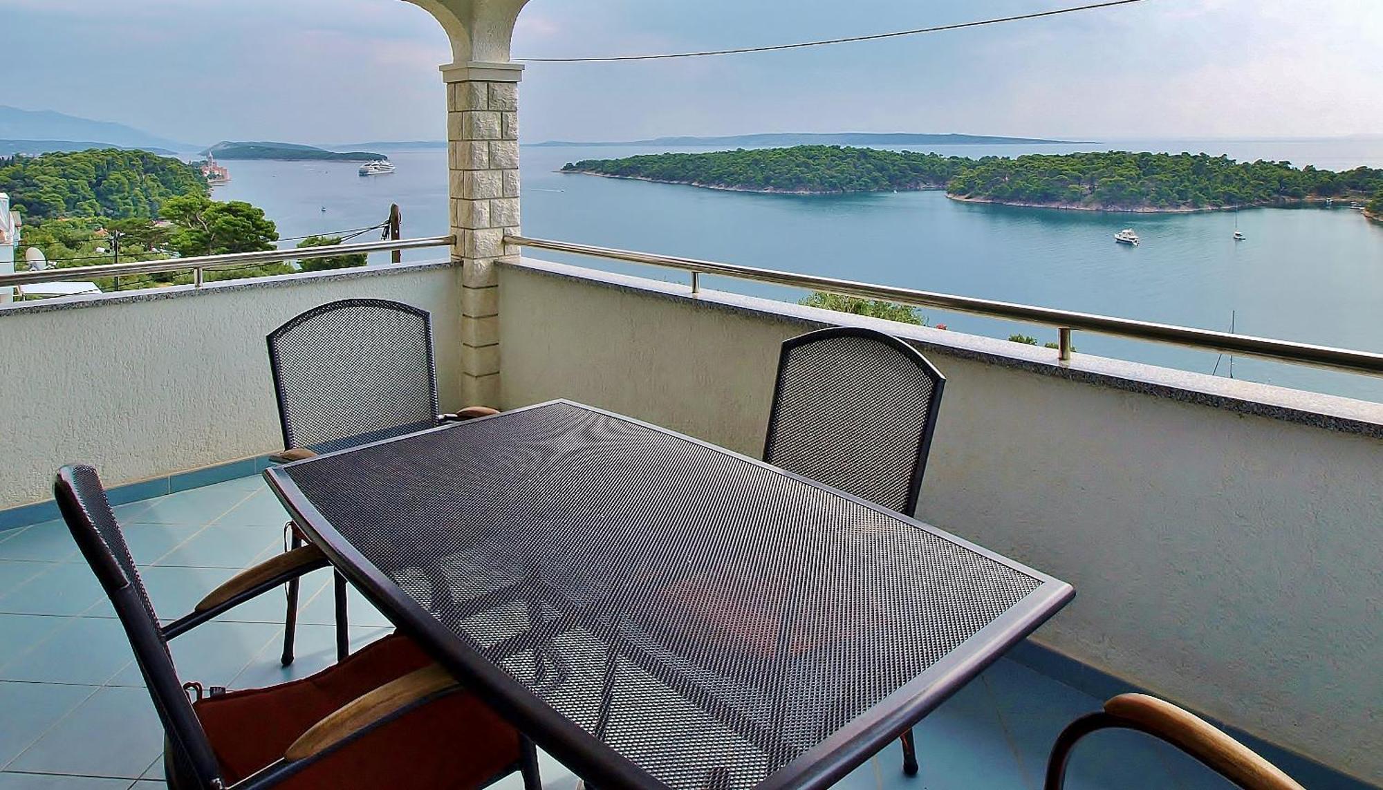 Apartments Eufemija Раб Екстериор снимка