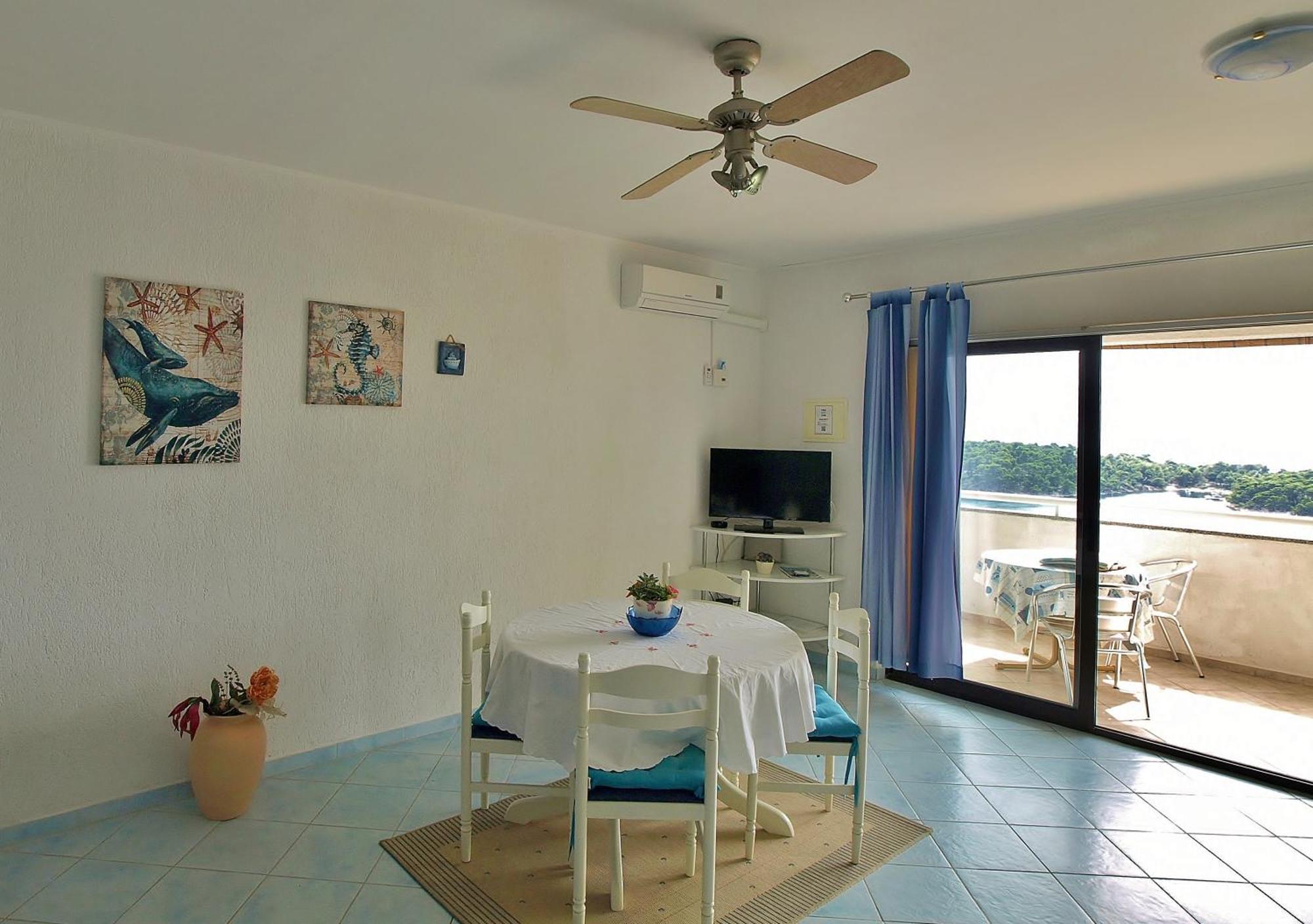 Apartments Eufemija Раб Екстериор снимка